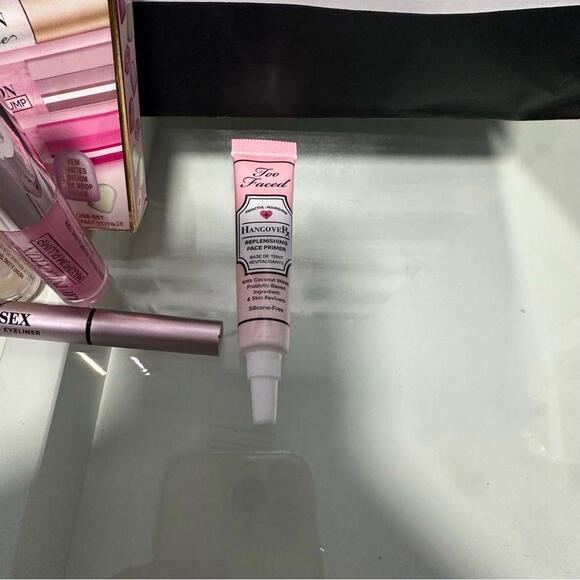 Too Faced Makeup Set - Picture 3 of 3